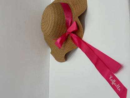 Cappello di paglia con nastro in raso